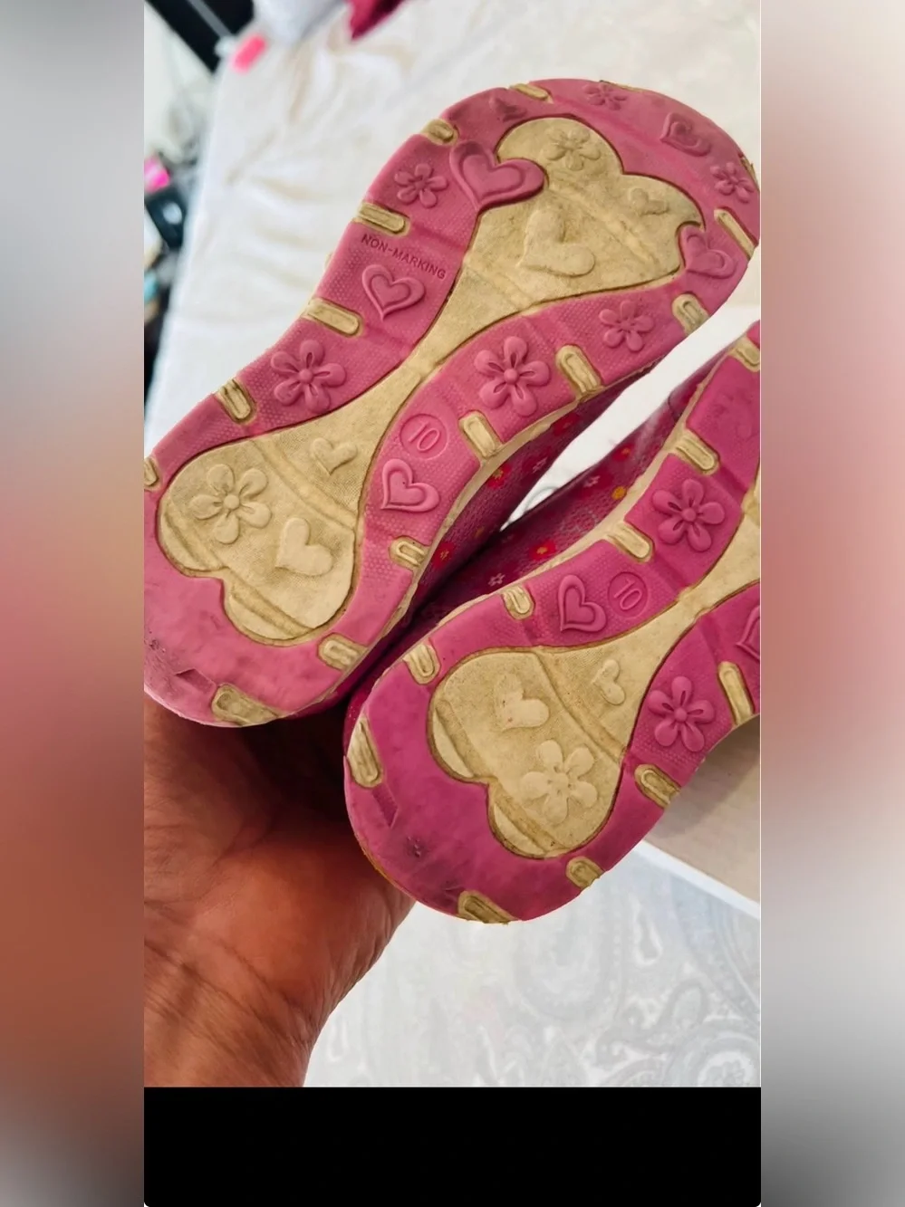 Girls Pink Floral Heart Velcro Kids Sneakers size 10